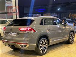 ڤۆڵکسواگن ئەتڵەس کرۆس سپۆرت